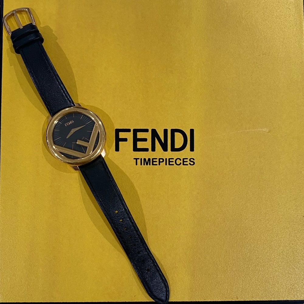 Fendi Women’s Run Away Watch in Rose Gold